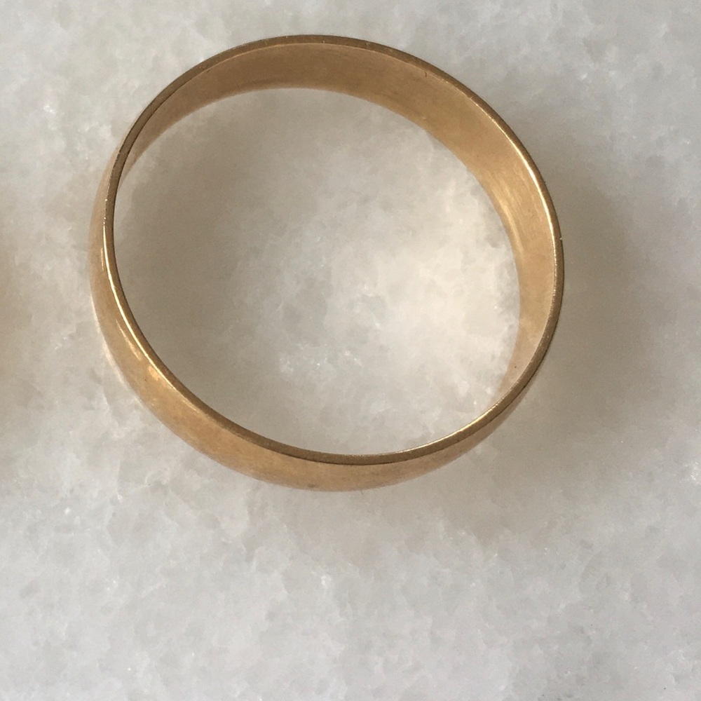 One Gold Wedding Band 14k